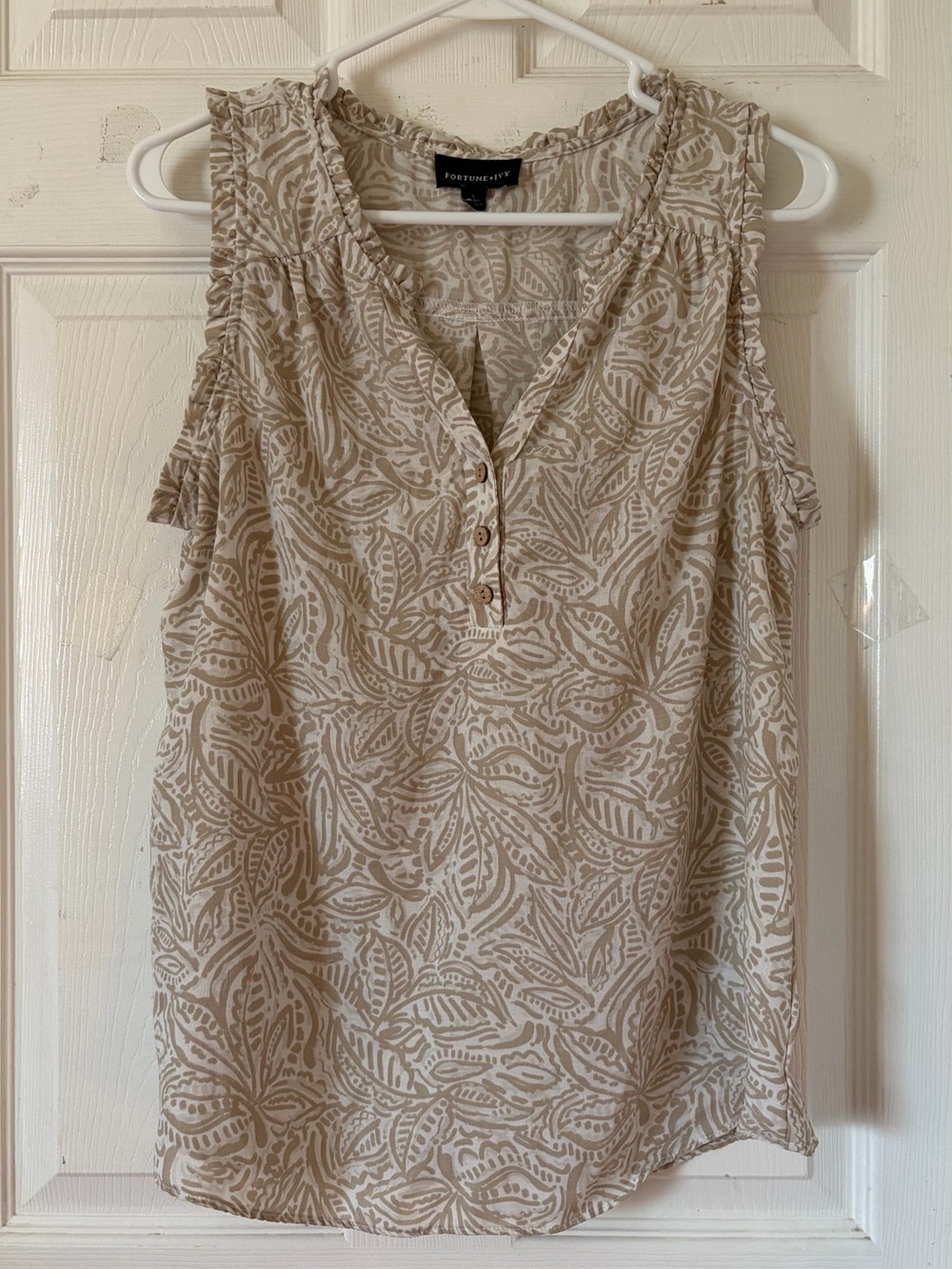 Fortune + Ivy Taupe Leaf-Print Sleeveless Top Sz L